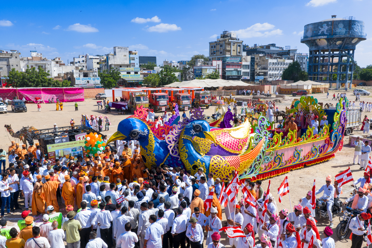 <a href="https://www.baps.org/Photos/2025/Nagar-Yatra-34247.aspx?mid=287626" target="new" style="text-decoration:underline; color:blue;">Nagar Yatra</a>