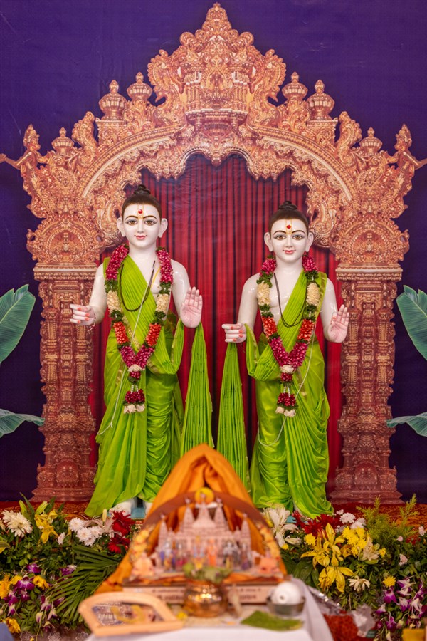 Bhagwan Swaminarayan and Aksharbrahma Gunatitanand Swami Maharaj