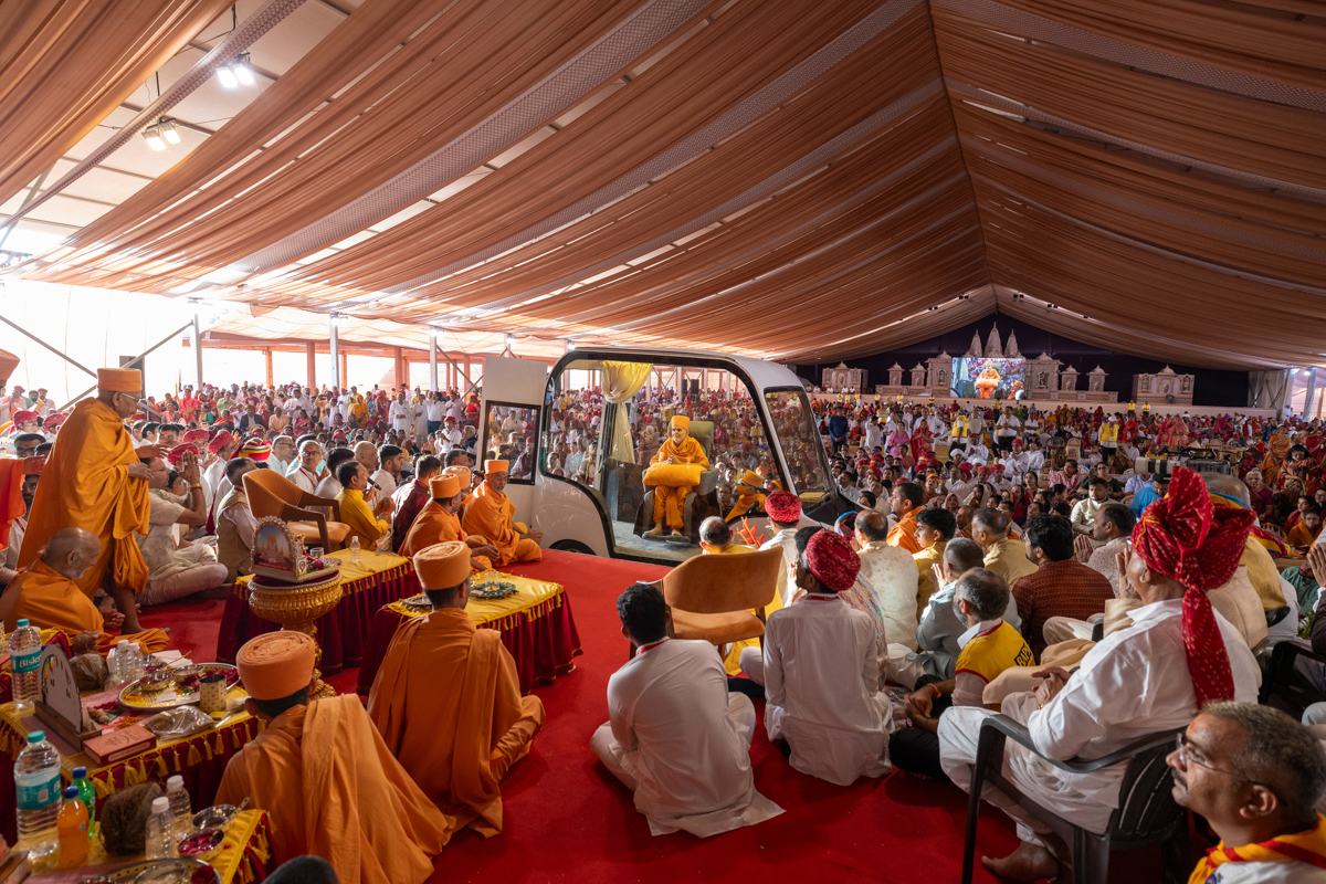 Swamishri during the yagna rituals