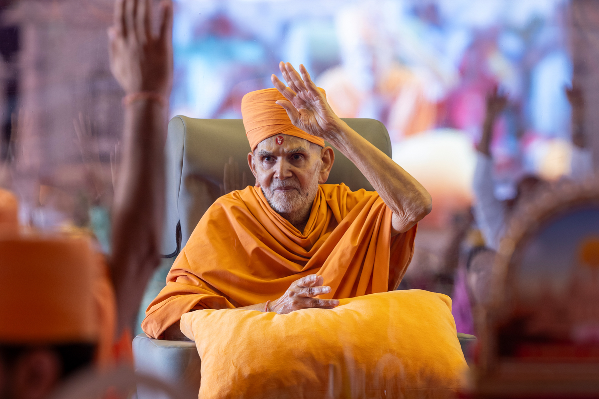 Swamishri hails 'Jodhpur Mandir Mahotsav ni jai'