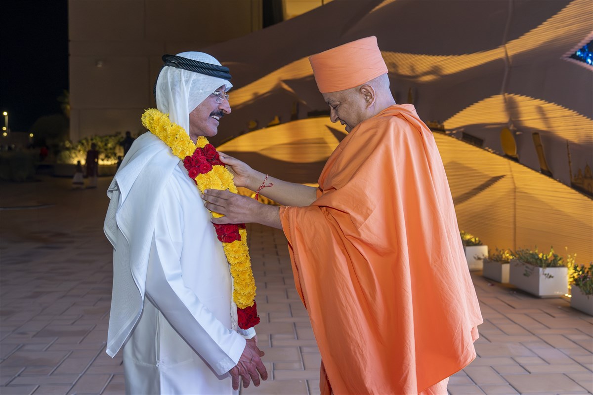 H.E. Sultan Ahmed bin Sulayem Visits BAPS Hindu Mandir