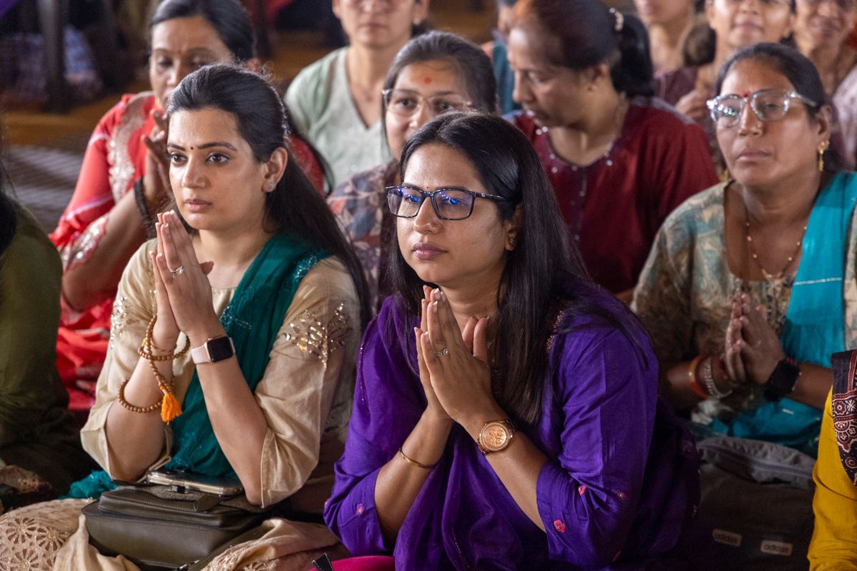 Devotees and well-wishers during the assembly