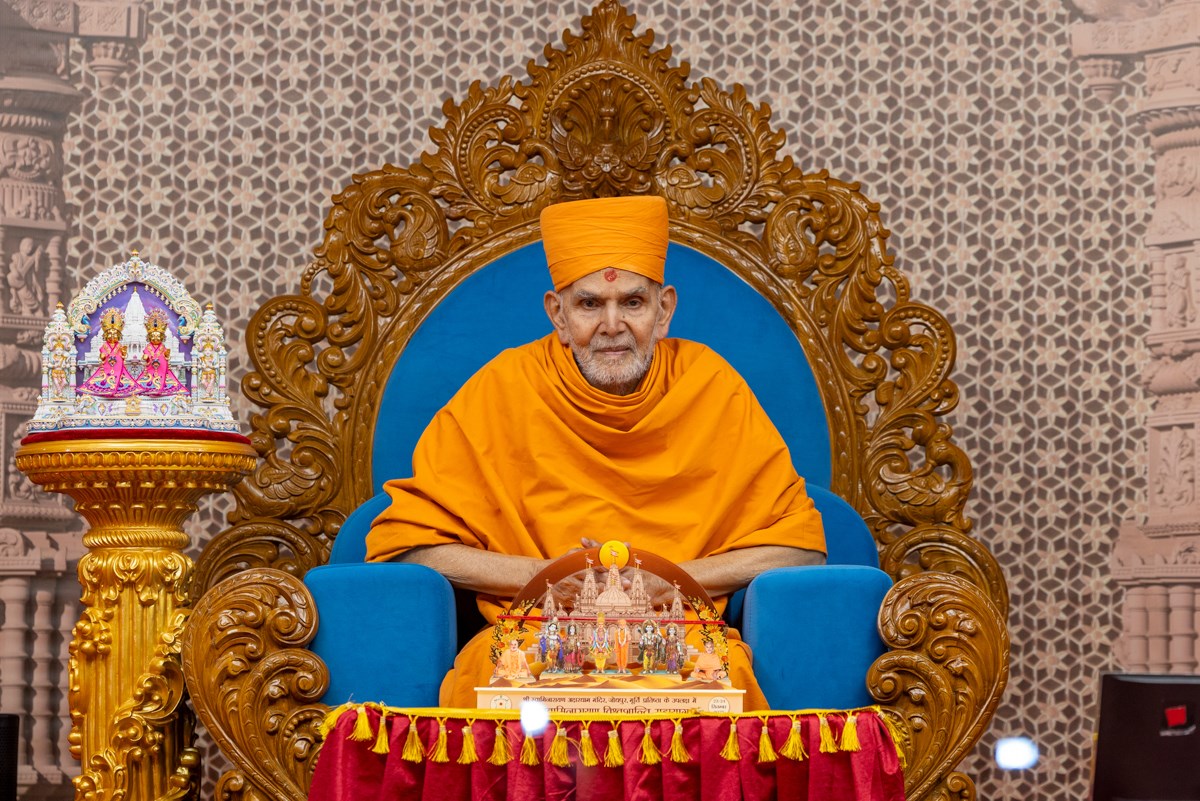 Swamishri during the assembly