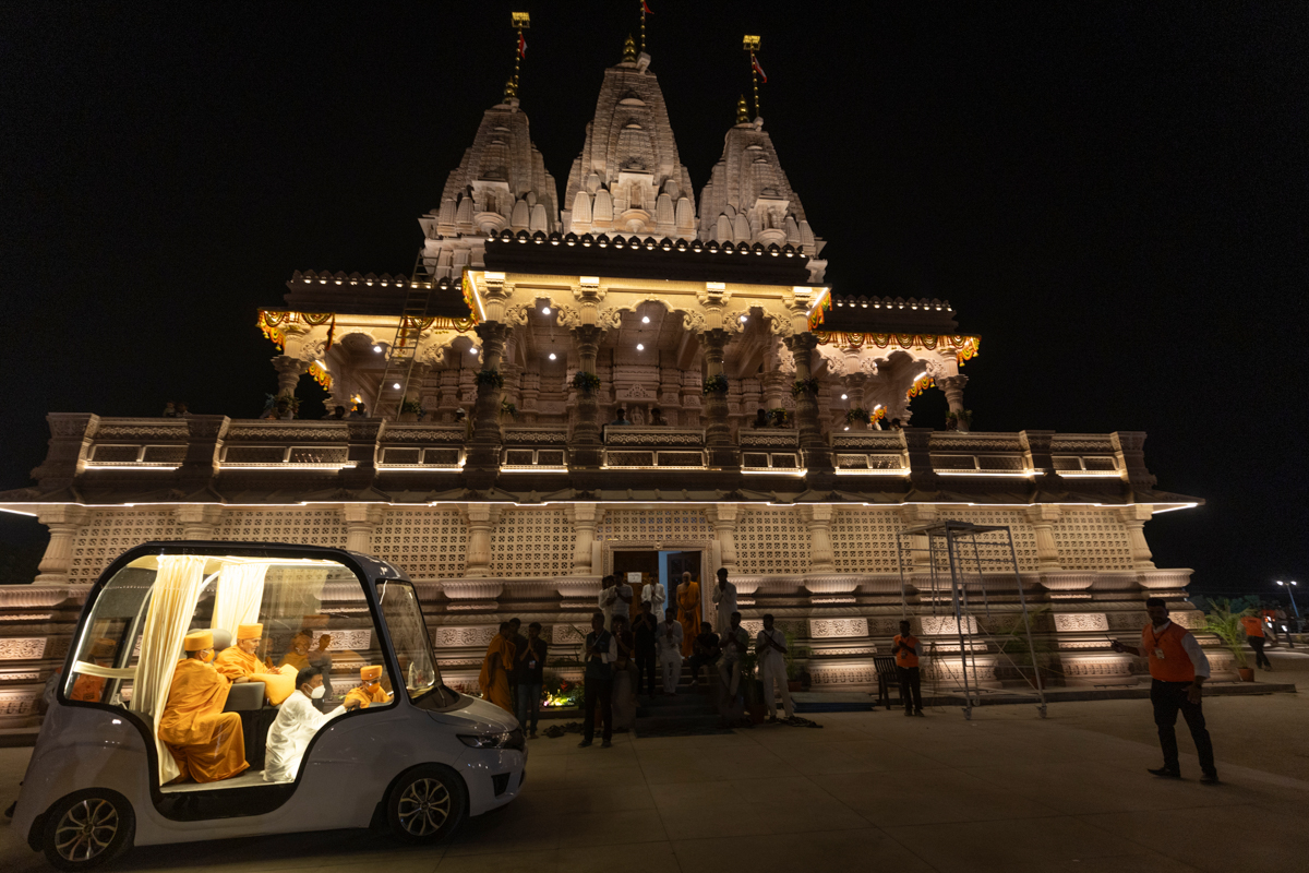 Swamishri in the mandir campus