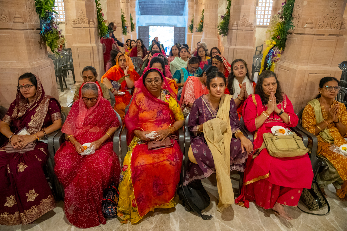 Devotees and well-wishers during the pratishtha mahapuja