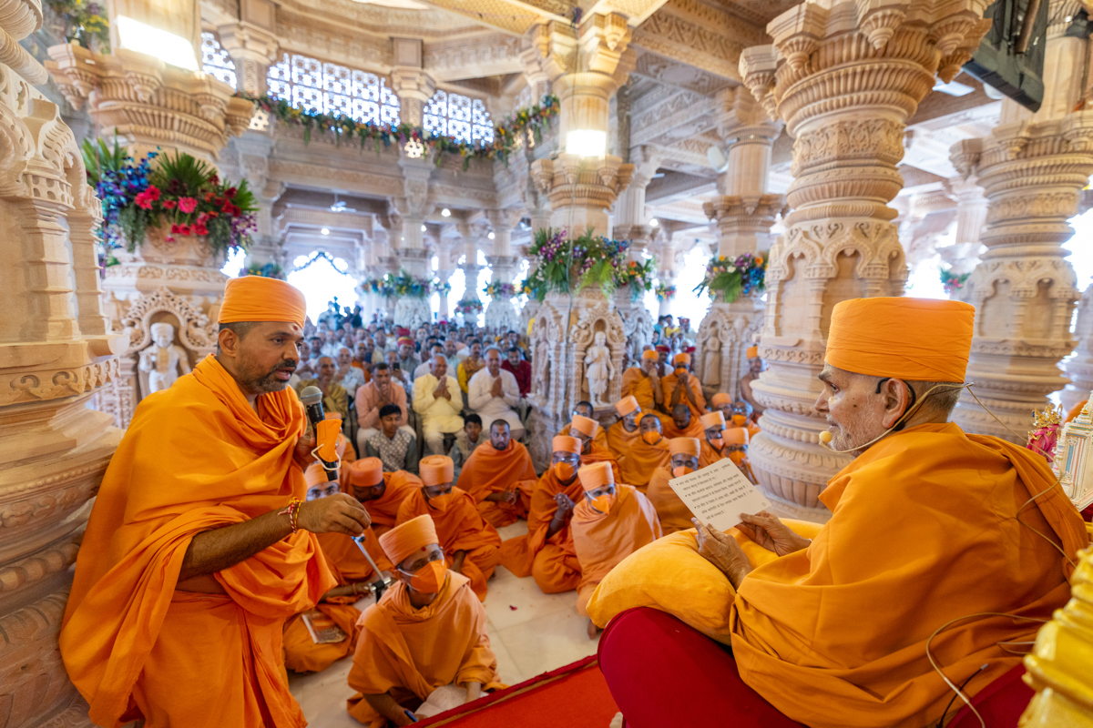 Yogiprem Swami presents before Swamishri