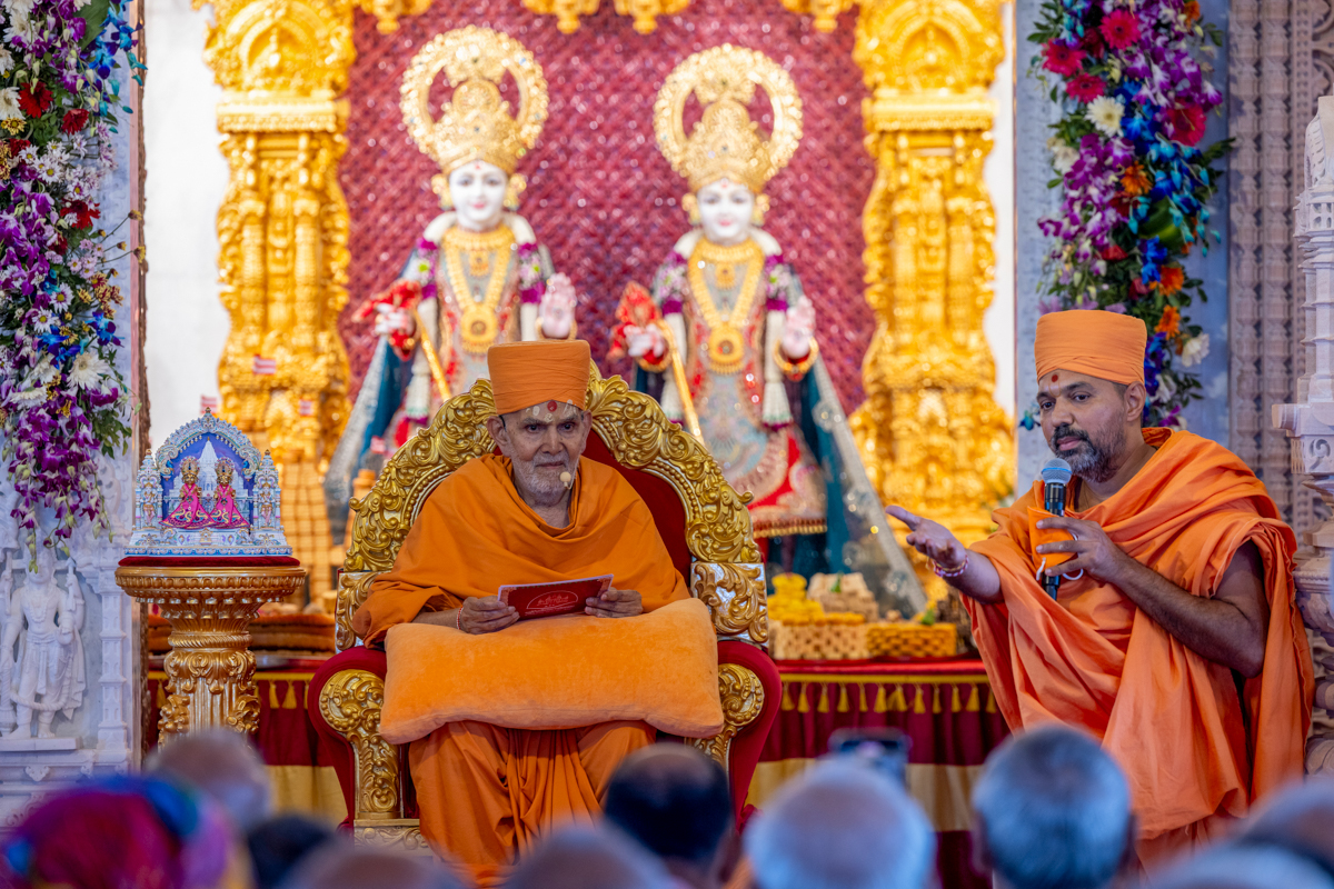 Yogiprem Swami presents before Swamishri