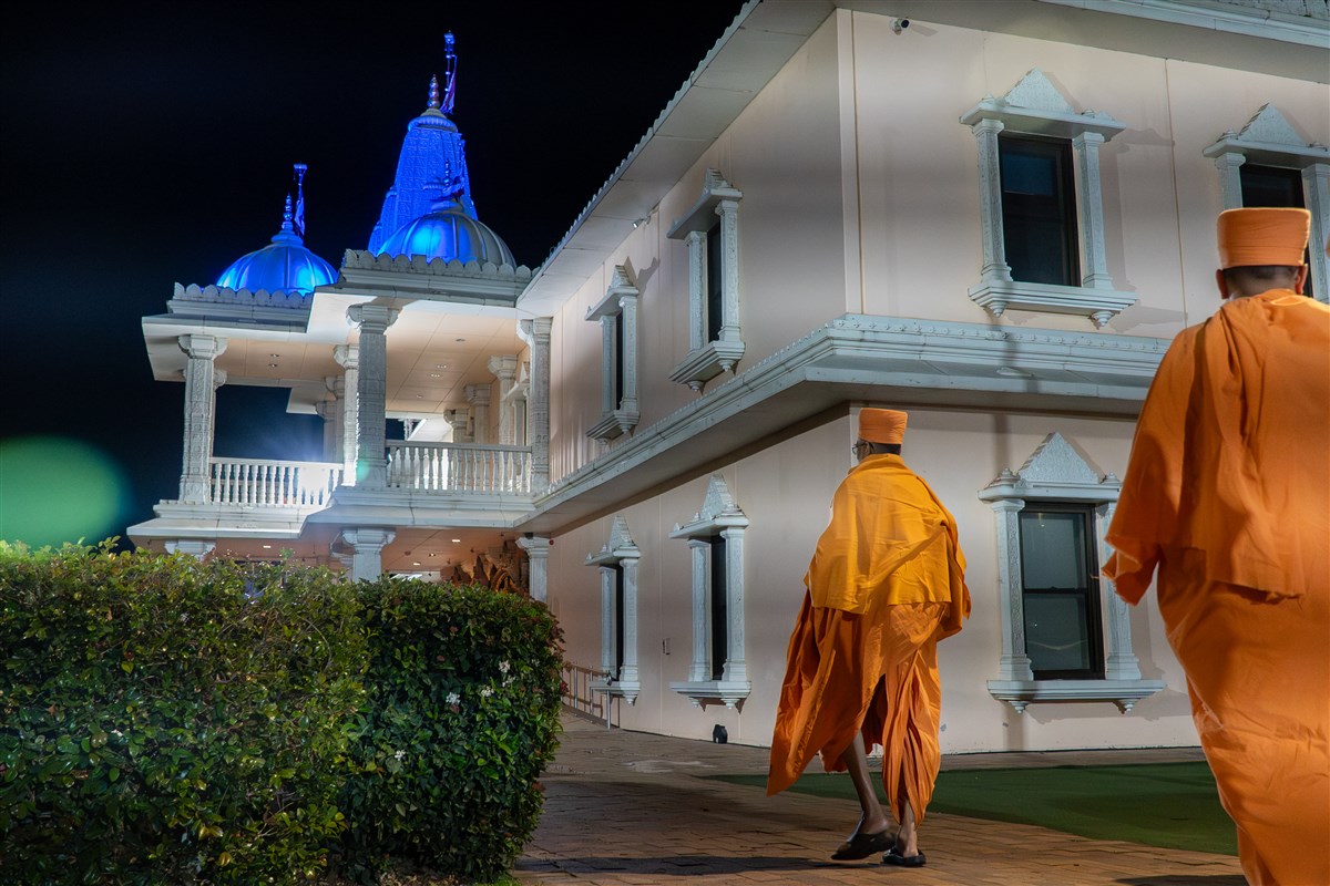 Satsang Vicharan by BAPS Swamis, Adelaide