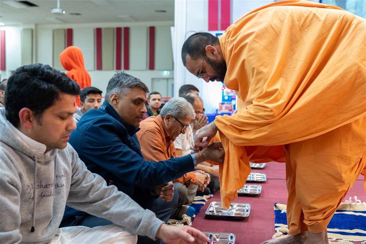Satsang Vicharan by BAPS Swamis, Adelaide