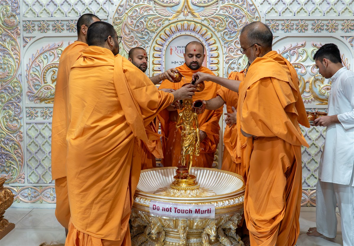Satsang Vicharan by BAPS Swamis, Adelaide