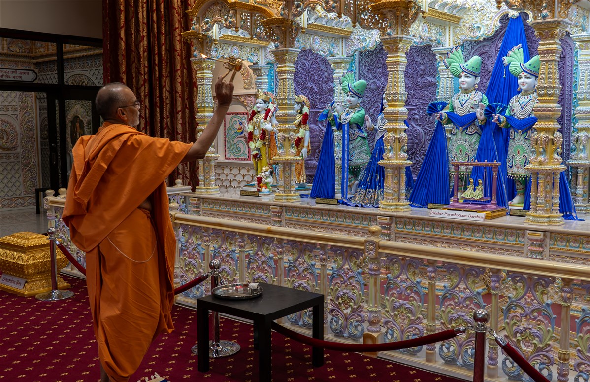 Satsang Vicharan by BAPS Swamis, Adelaide