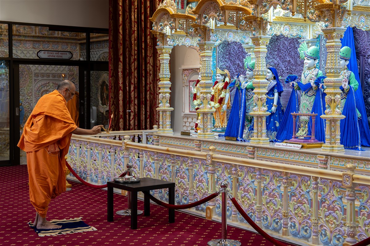 Satsang Vicharan by BAPS Swamis, Adelaide