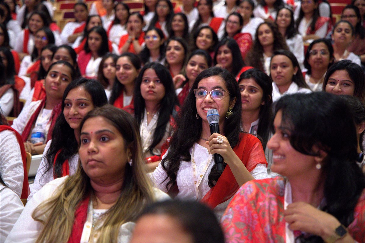 Yuvati Mandal Session
