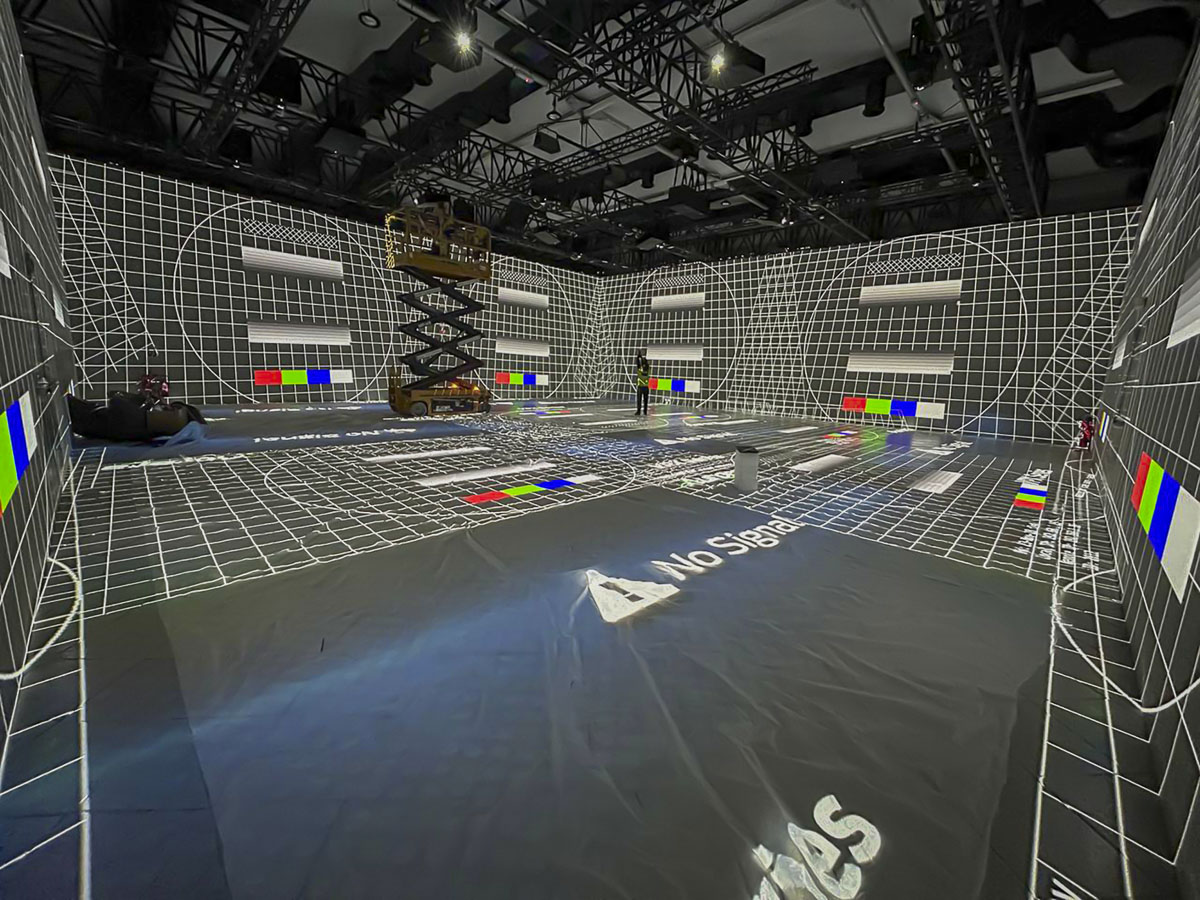From floor to walls: Multi-zonal AV, immersive mapping, precision in every pixel