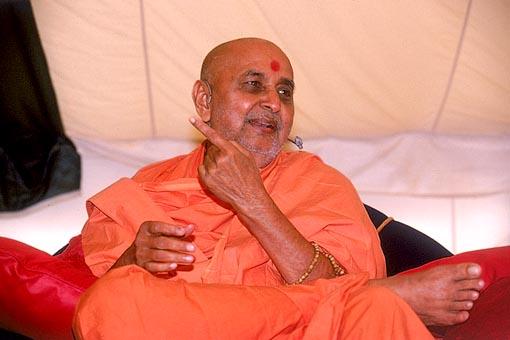Swamishri's inspiring and stimulating blessings