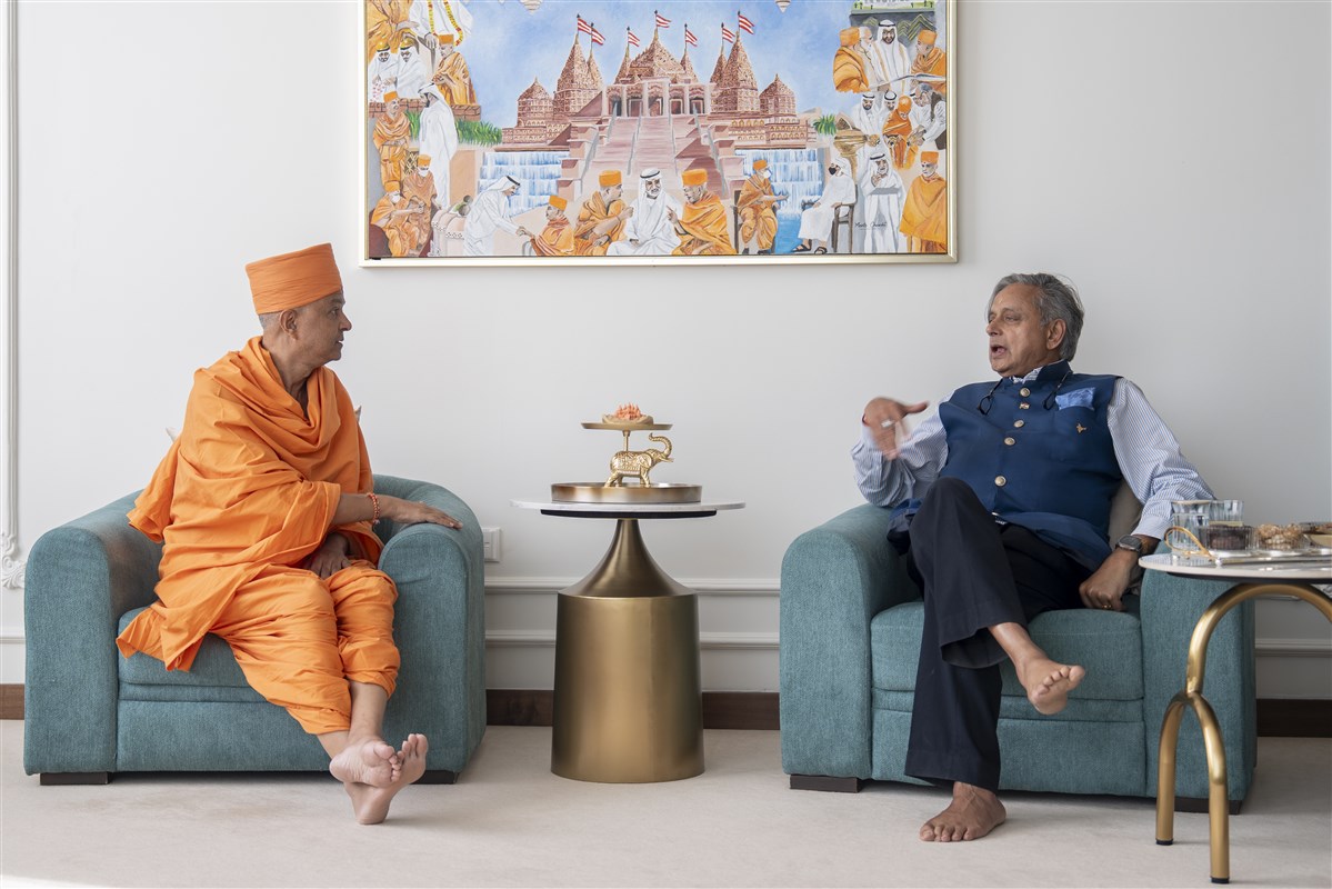Dr. Shashi Tharoor Acclaims the BAPS Hindu Mandir, Abu Dhabi