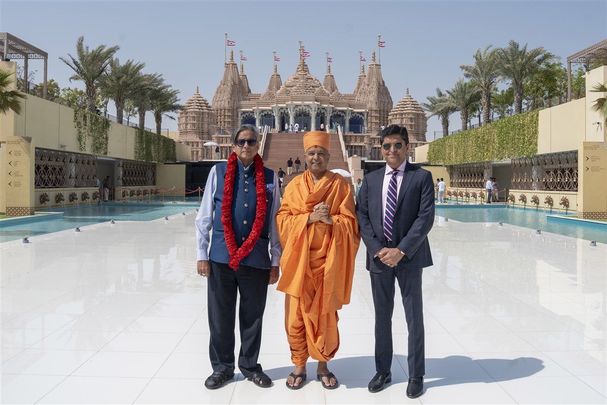 Dr. Shashi Tharoor Acclaims the BAPS Hindu Mandir, Abu Dhabi