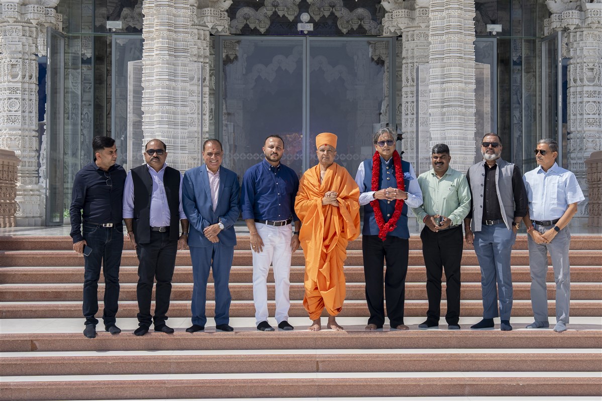 Dr. Shashi Tharoor Acclaims the BAPS Hindu Mandir, Abu Dhabi