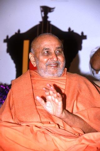 Swamishri smiling during the shibir