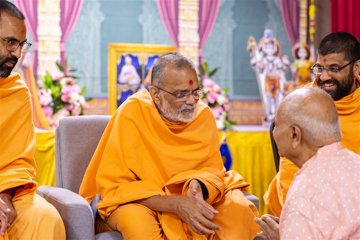 Satsang Vicharan by BAPS Swamis, Darwin