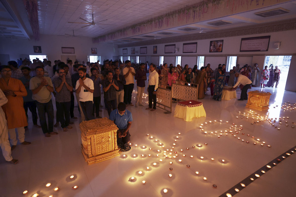 Diwali & Annakut Celebrations 2025 at BAPS Shri Swaminarayan Prarthana Mandir, Kanad, Surat