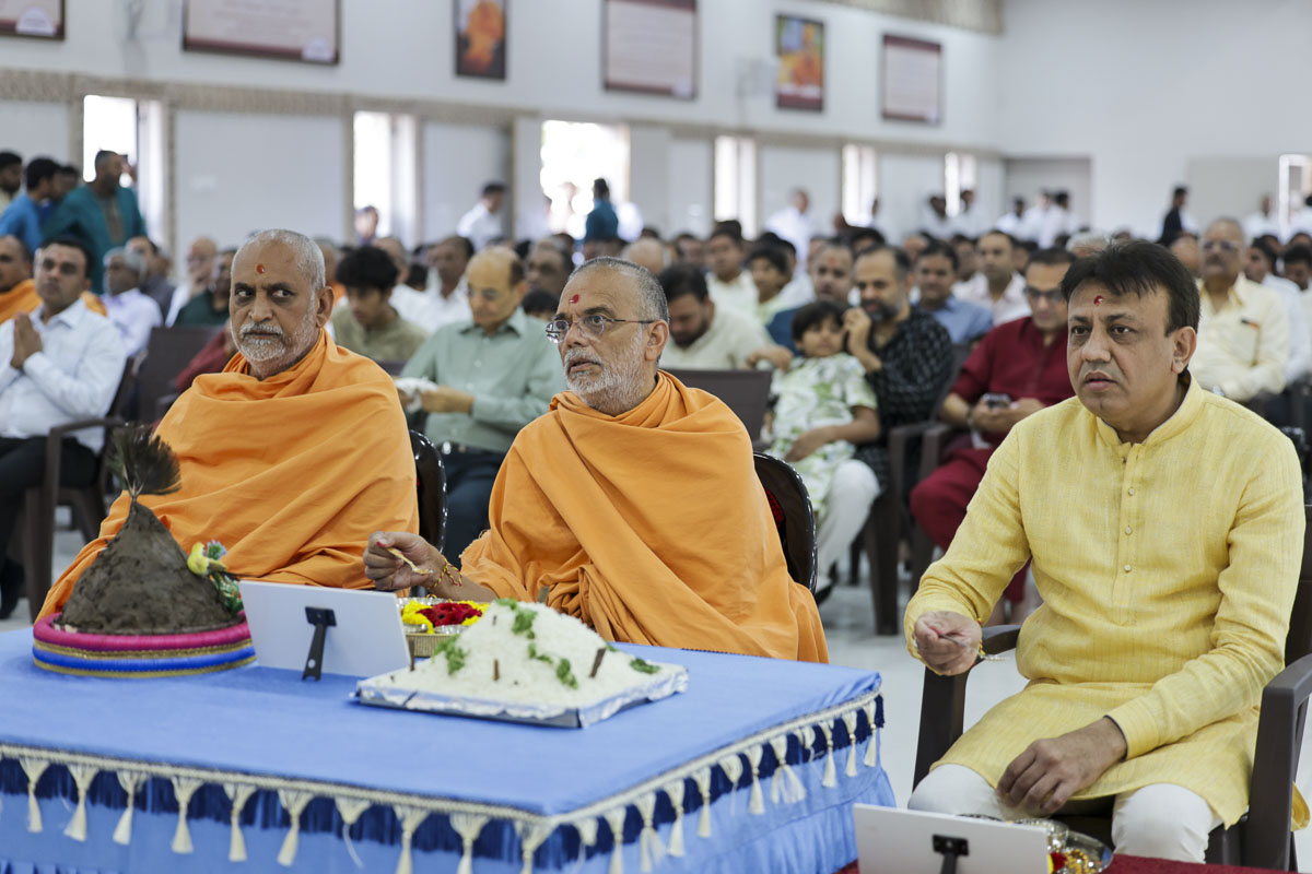 Diwali & Annakut Celebrations 2025 at BAPS Shri Swaminarayan Prarthana Mandir, Kanad, Surat