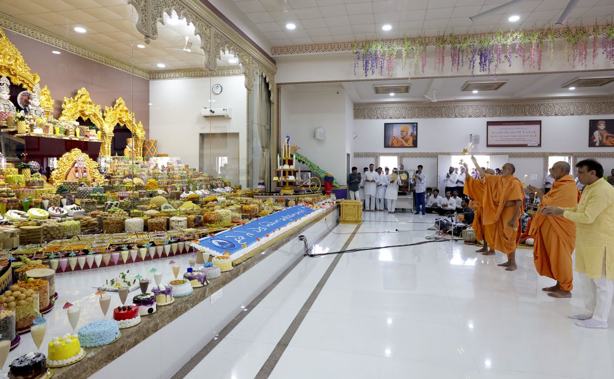 Diwali & Annakut Celebrations 2025 at BAPS Shri Swaminarayan Prarthana Mandir, Kanad, Surat