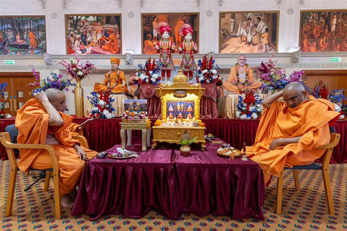 Hindu New Year’s Mahapuja, Thal & Arti