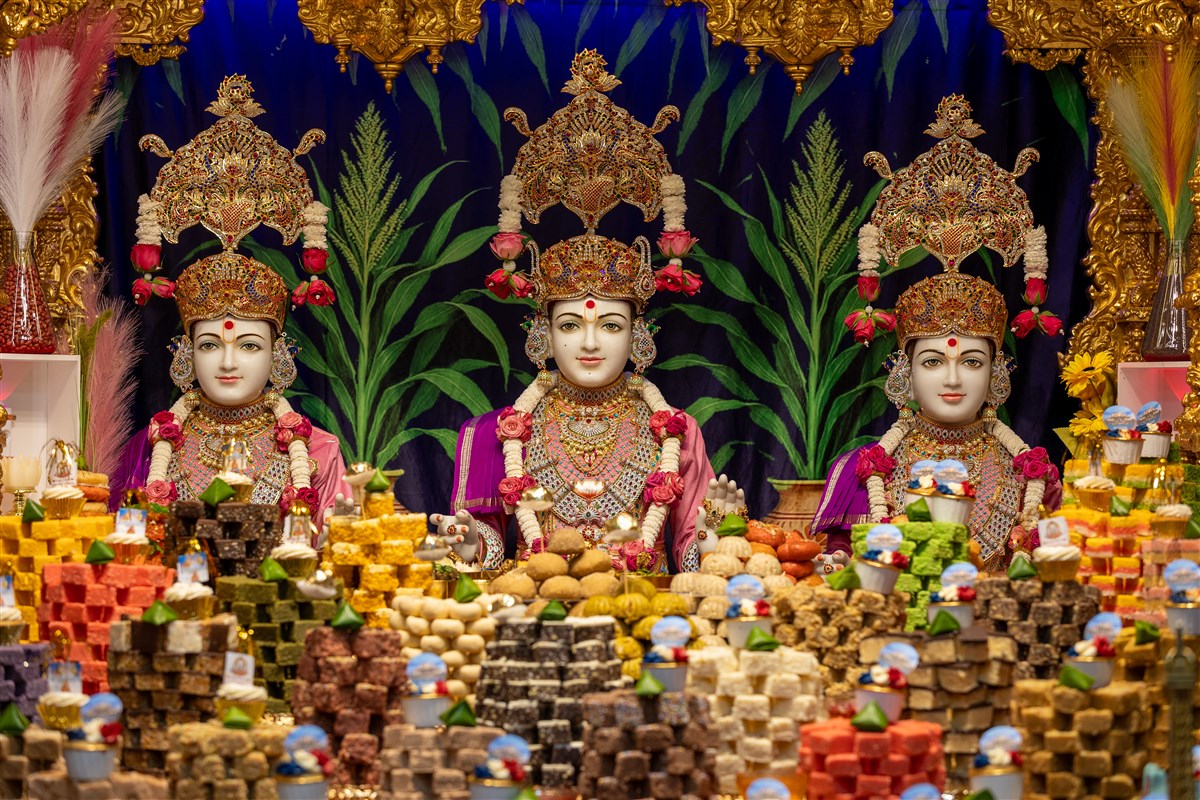 Mandir Annakut & Rangoli