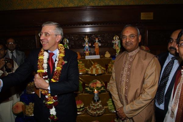 The Foreign Secretary Jack Straw at the Annakut offerings