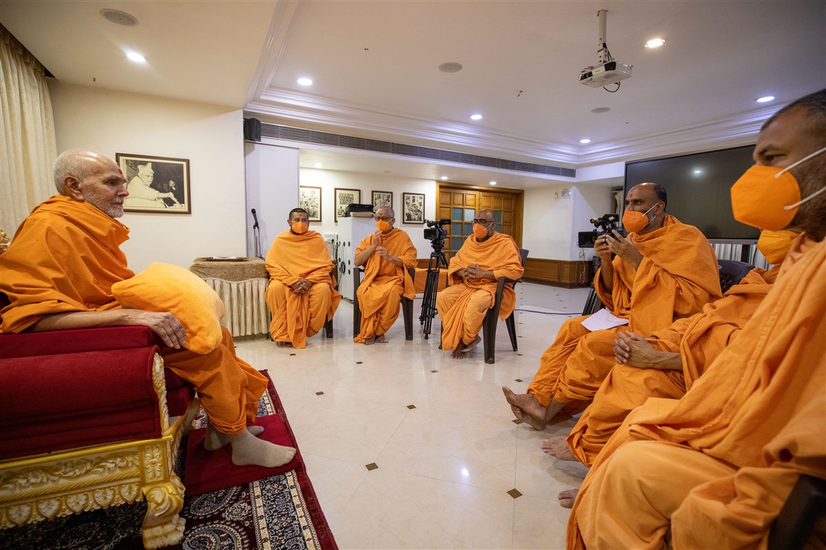 His Holiness Mahant Swami Maharaj Blessings