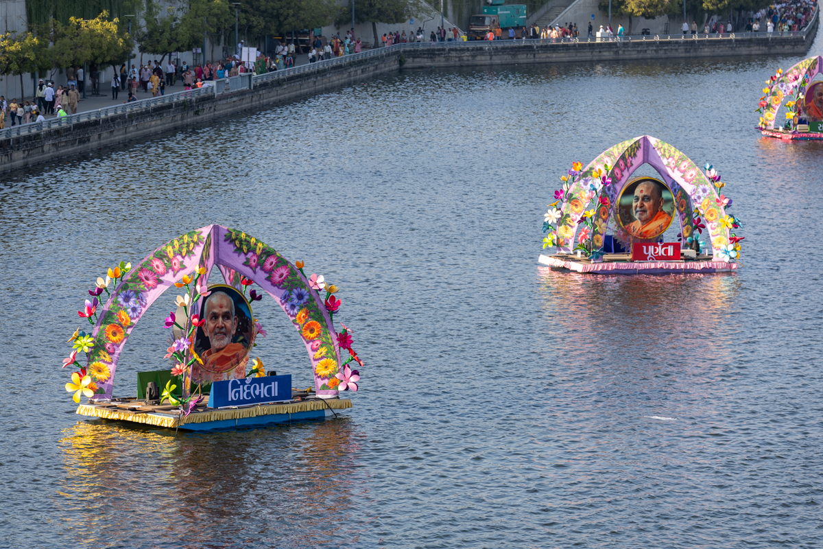 Decorative floats on the River Sabarmati