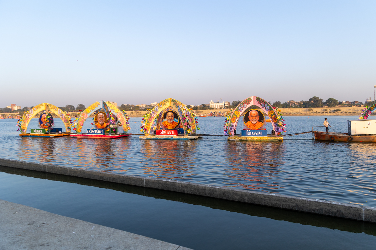 Decorative floats on the River Sabarmati