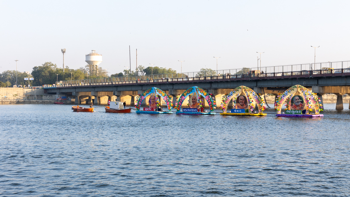 Decorative floats on the River Sabarmati