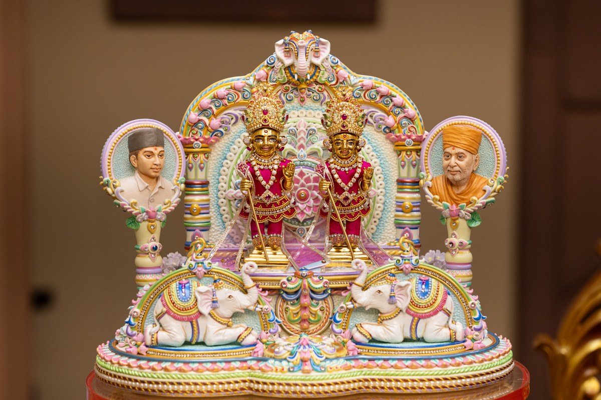 Shri Harikrishna Maharaj and Shri Gunatitanand Swami Maharaj
