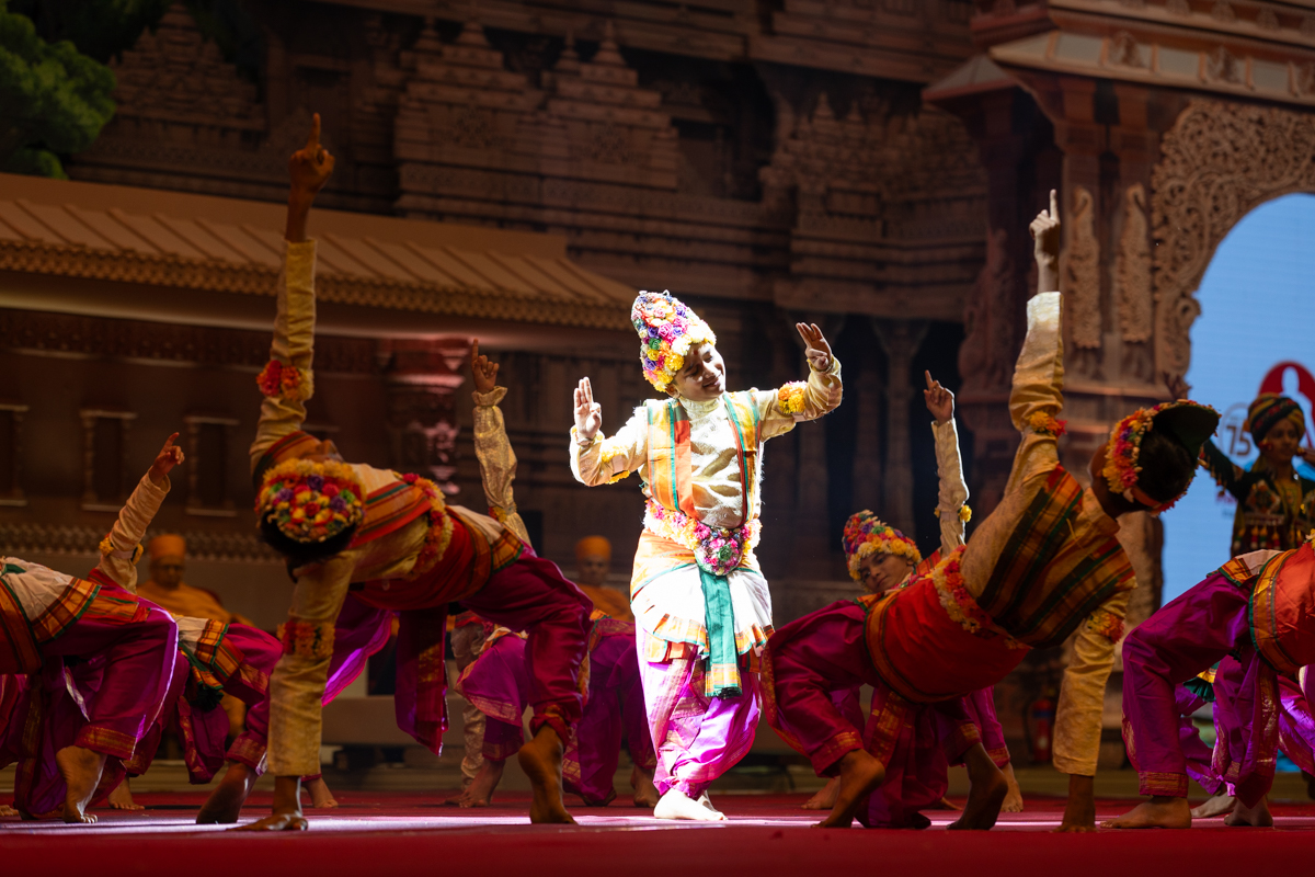Balaks and yuvaks perform a traditional dance