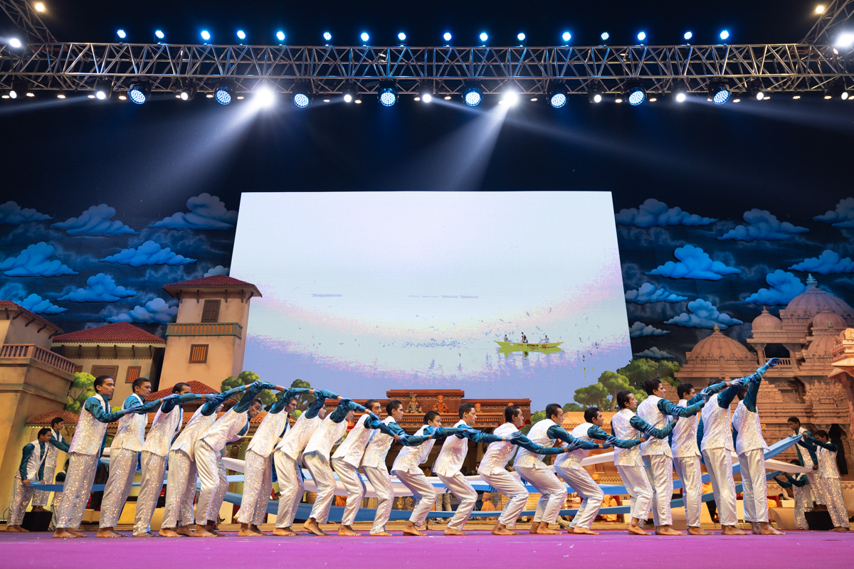 Yuvaks perform a thematic dance