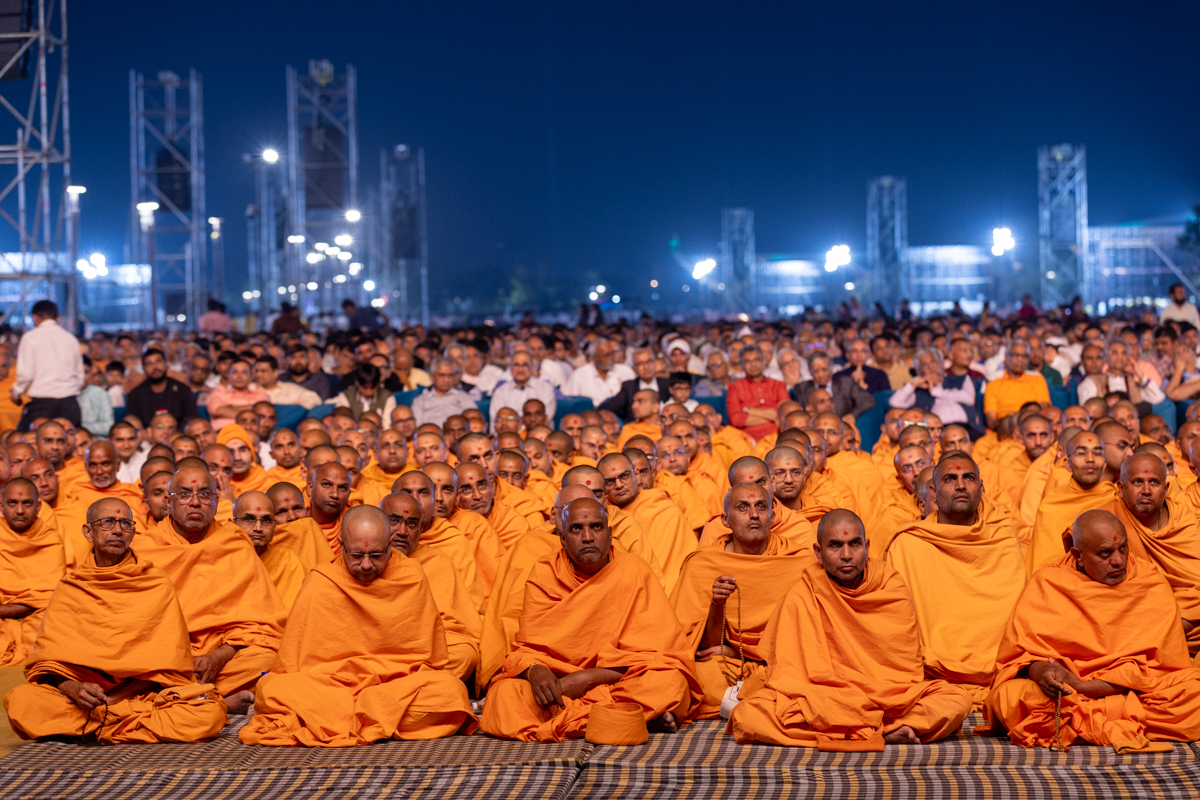 Swamis and devotees during the assembly