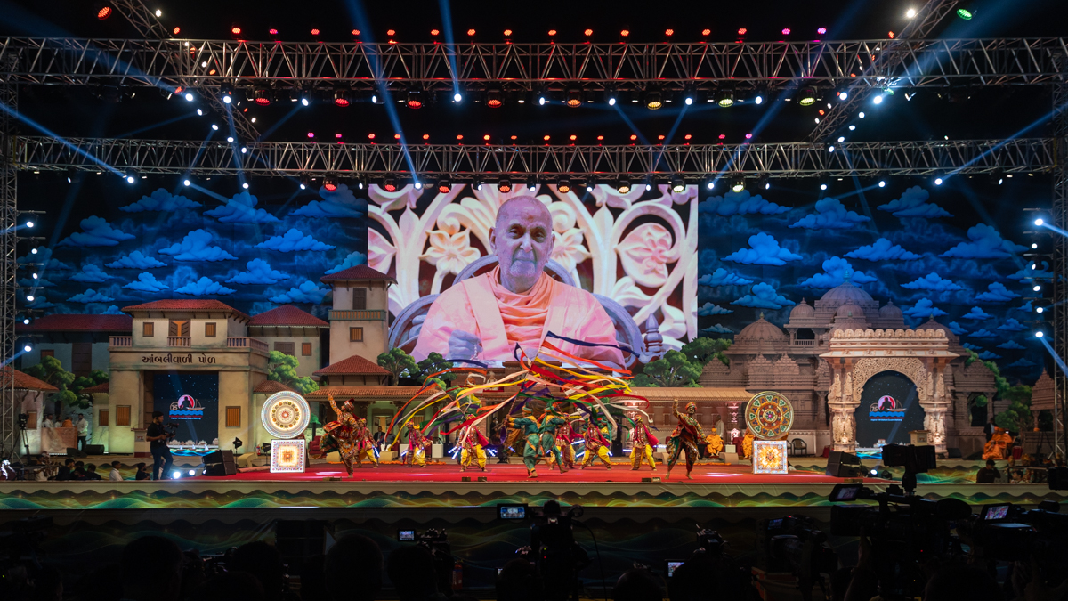 Yuvaks perform a traditional dance