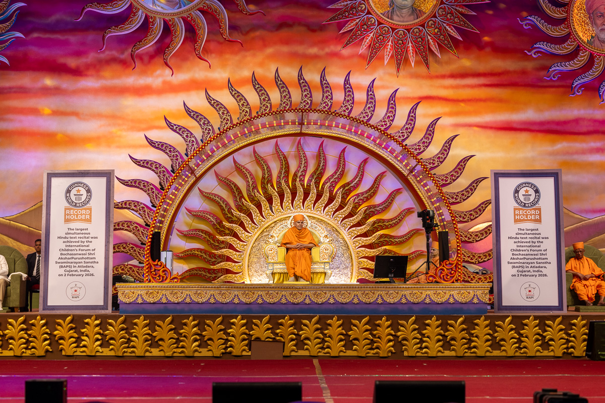 Swamishri during the assembly