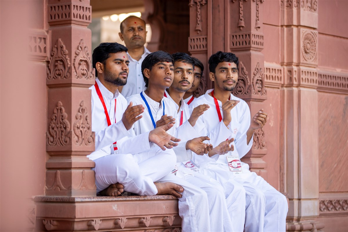Volunteers during the assembly