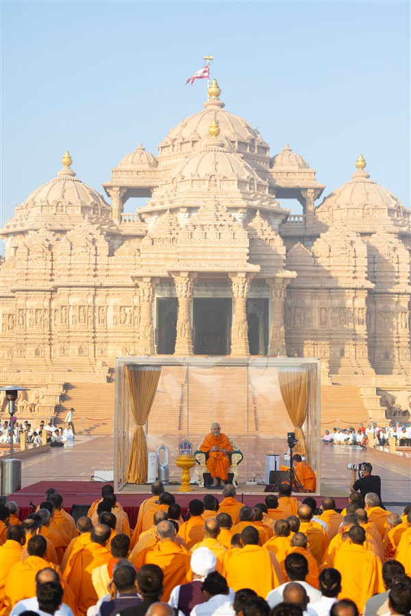 Swamishri during the assembly