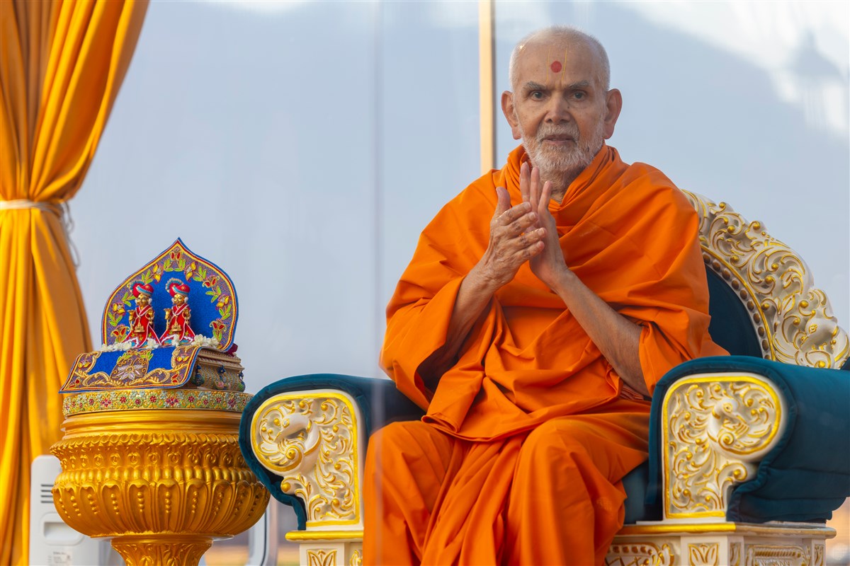 Swamishri appreciates all