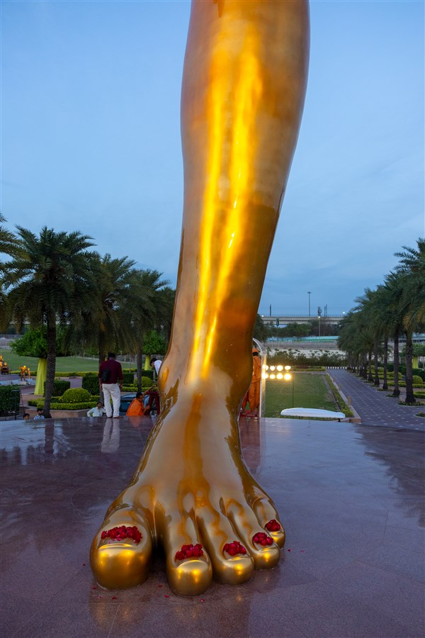 Holy charanarvind of Tapomurti Shri Nilkanth Varni