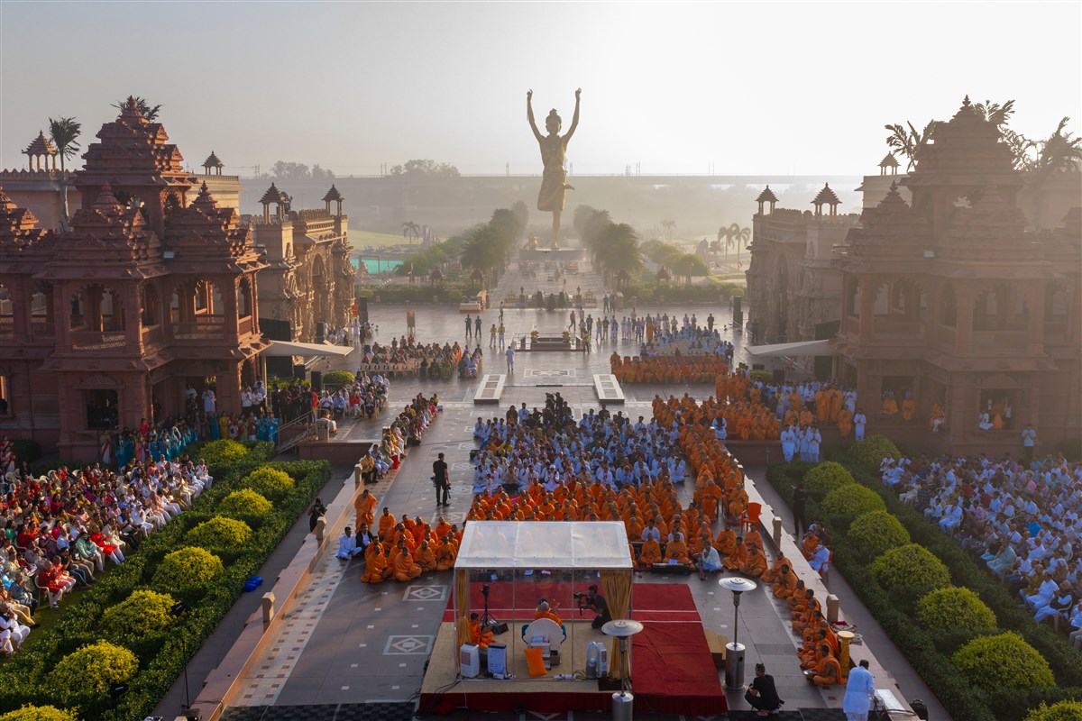 <a href="https://www.baps.org/Photos/2026/Yagna-Assembly-36055.aspx?mid=298211" target="new" style="text-decoration:underline; color:blue;">Yagna Assembly</a>