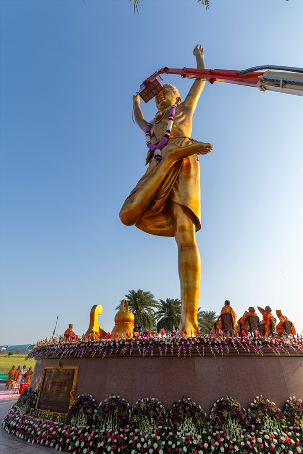 Senior swamis during the murti-pratishtha rituals