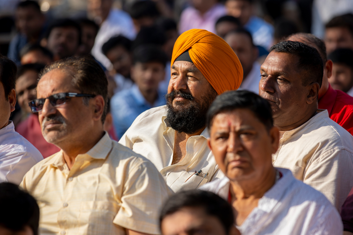 Devotees and well-wishers during the assembly