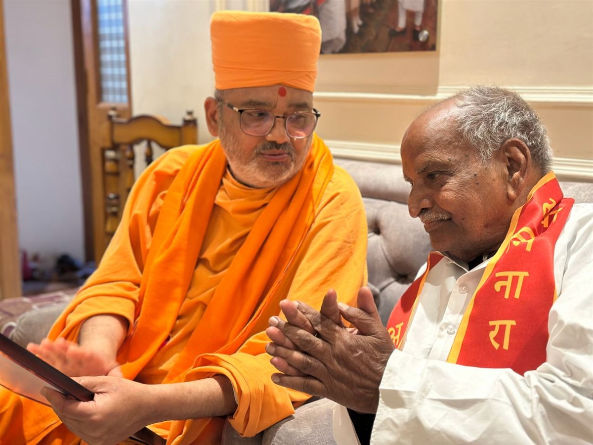 Bhadresh Swami in conversation with renowned Sanskrit Scholars