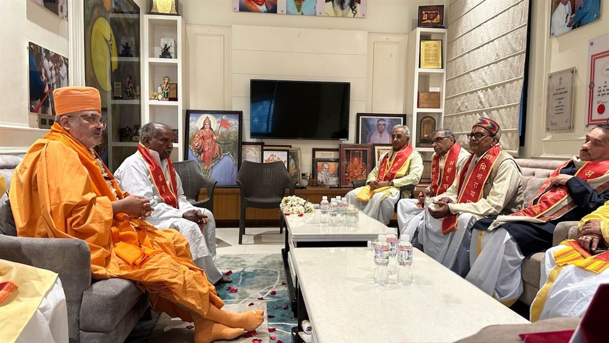 Bhadresh Swami in conversation with renowned Sanskrit Scholars