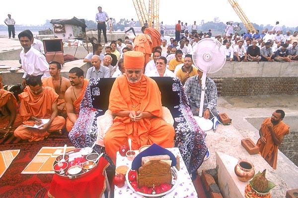 First Stone-Laying Ceremony of Akshardham, 2 July 2001